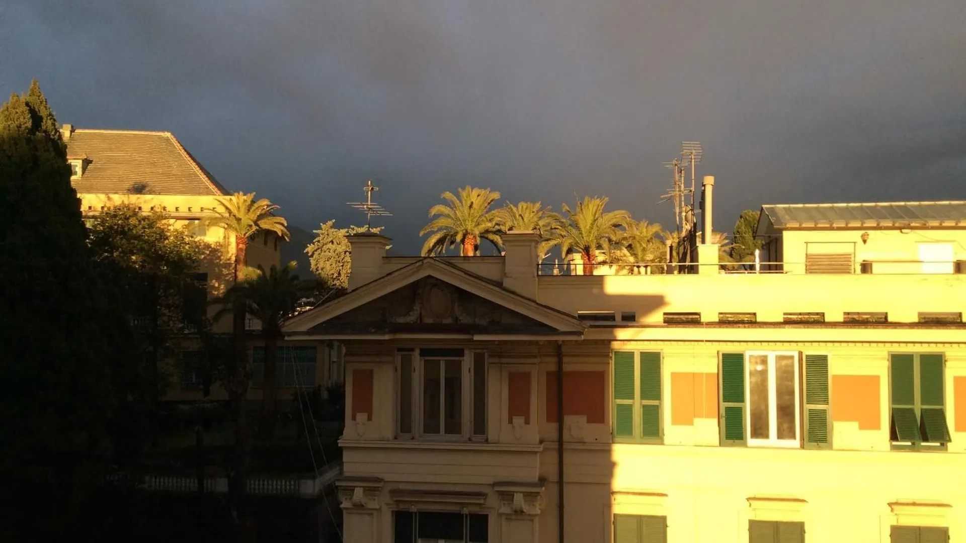 Camera Blu Genua 0*,  Italien